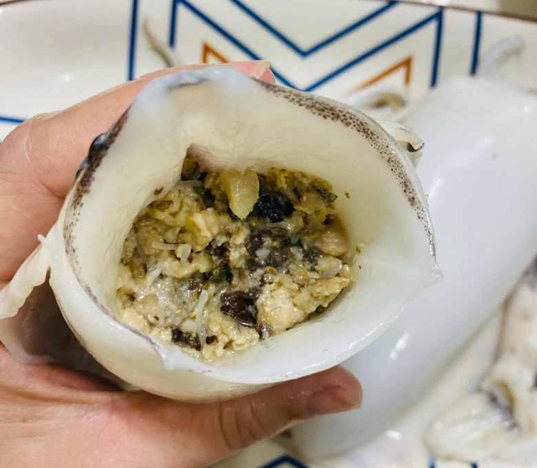 Cách làm mực nhồi thịt sốt chua ngọt giòn ngon lại lạ miệng của mẹ đảm sài gòn - 4