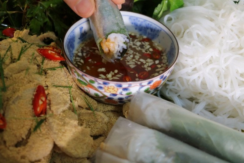 Cách làm nem tai thính cuốn thơm ngon thanh mát dễ ăn cho dịp nghỉ lễ - 8