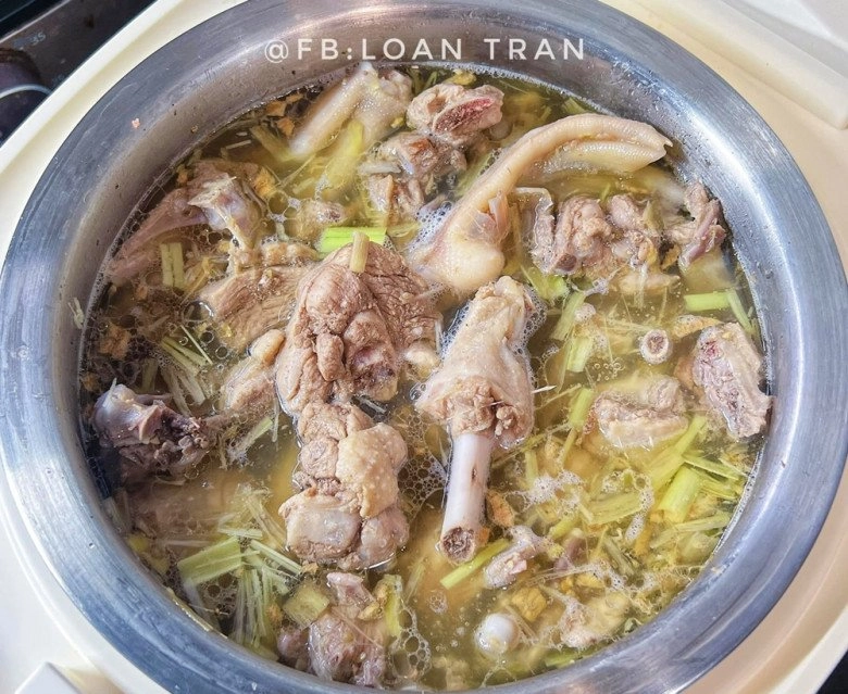 Cách làm vịt om sấu cực ngon ăn với bún mùa hè siêu thích - 5