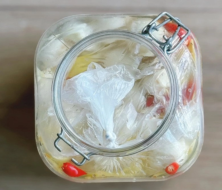 Cách muối cà pháo trắng phau giòn tan không thâm xỉn hay màng ủng - 4