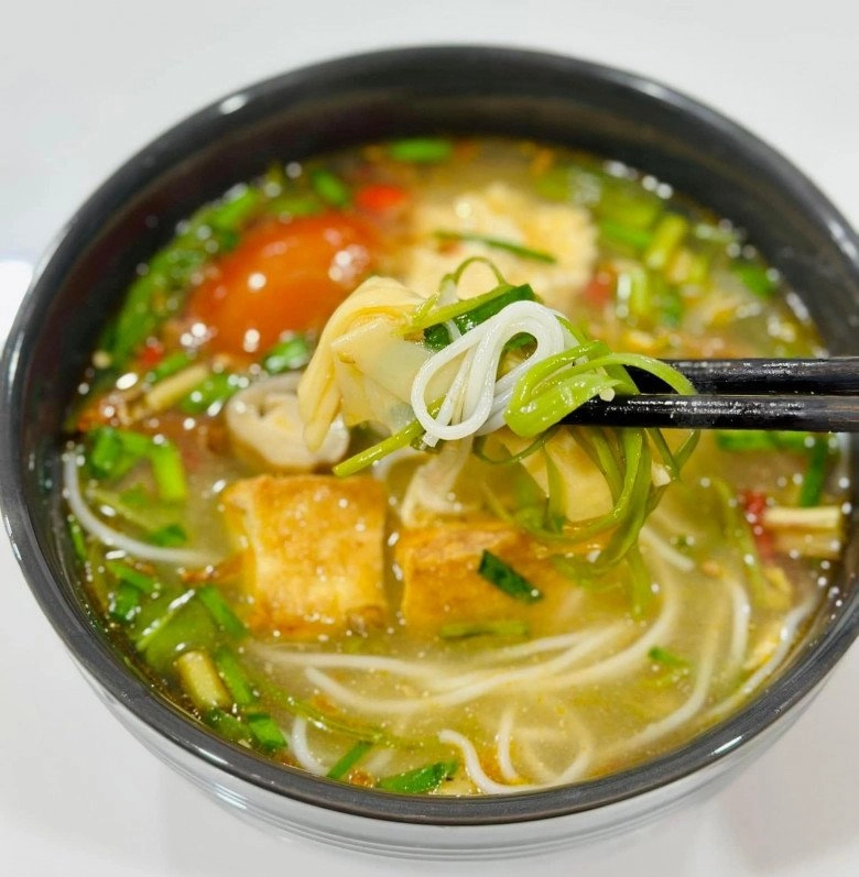 Cách nấu bún riêu chay thơm ngon hấp dẫn chẳng kém gì hàng thật của mẹ đảm sài gòn - 7