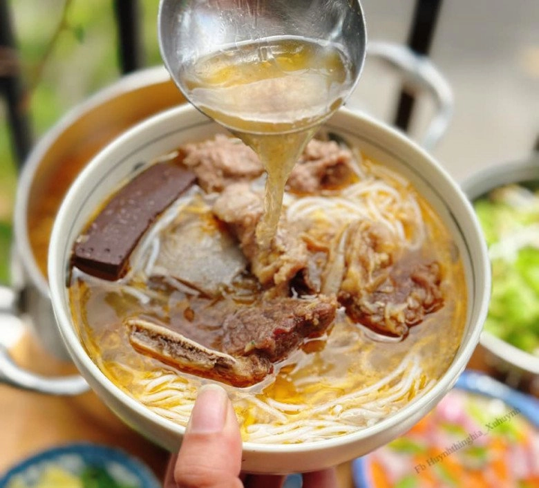 Cách nấu bún sườn bò thơm nức cùng mẹo tiết kiệm gas hoặc điện khi hầm của mẹ đảm đà nẵng nhìn mà muốn ăn liền mấy bát - 6