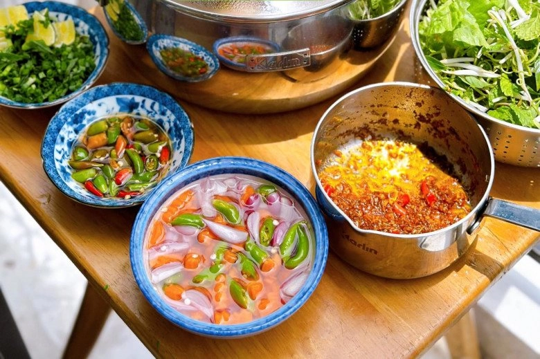 Cách nấu bún sườn bò thơm nức cùng mẹo tiết kiệm gas hoặc điện khi hầm của mẹ đảm đà nẵng nhìn mà muốn ăn liền mấy bát - 7