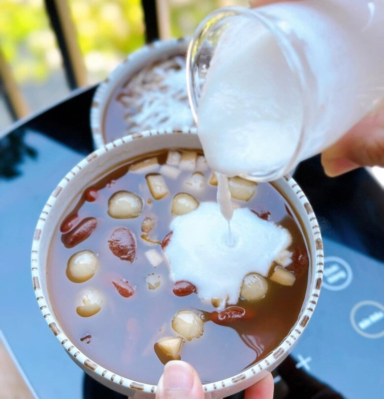 Cách nấu chè đậu đỏ mát lạnh bùi bùi không nát hạt bằng nồi cơm điện cho ngày oi nóng - 7
