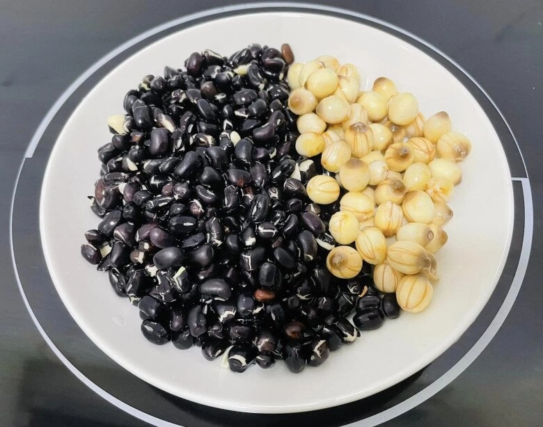 Cách nấu chè đỗ đen cực ngon lại thanh mát bùi bùi hạt không vỡ nát nhìn chỉ muốn ăn ngay - 2