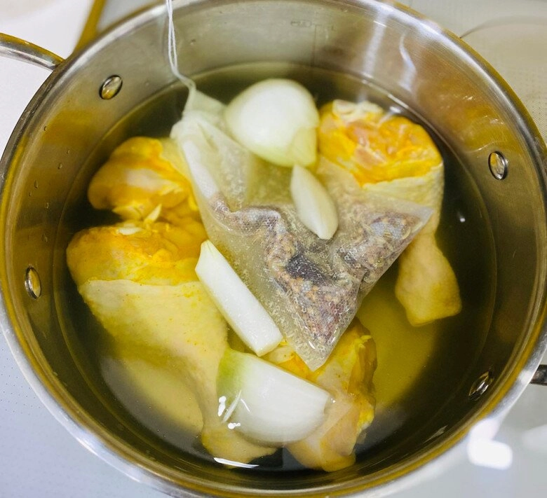 Cách nấu phở gà ăn sáng nhanh siêu tốc của mẹ đảm sài gòn - 6
