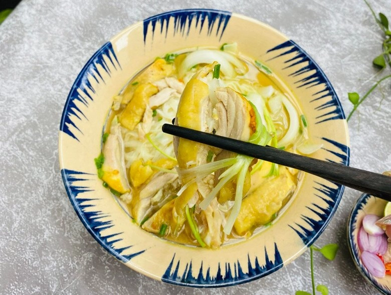 Cách nấu phở gà ăn sáng nhanh siêu tốc của mẹ đảm sài gòn - 10