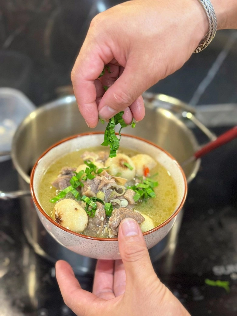 Cách nấu vịt om sấu cực đơn giản ăn với cơm rất ngon thưởng thức với bún càng hợp - 8