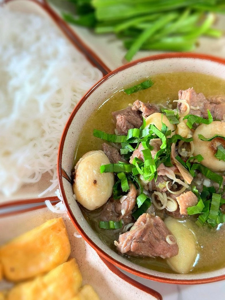 Cách nấu vịt om sấu cực đơn giản ăn với cơm rất ngon thưởng thức với bún càng hợp - 9