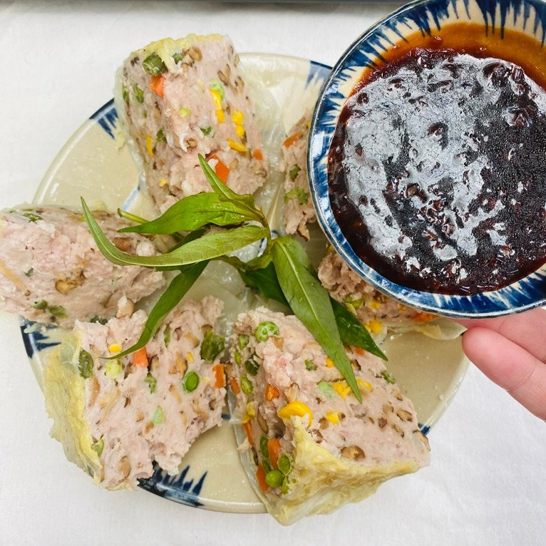 Cải thảo cuộn thịt ngũ sắc thơm ngon hấp dẫn lại lạ miệng ai thấy cũng muốn ăn của 8x sài gòn - 8