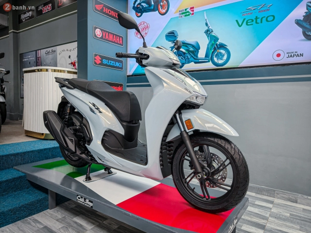 Cận cảnh honda sh350i 2025 nhập ý vừa cập bến việt nam đủ cả 4 màu kèm nhiều phụ kiện độc quyền - 6