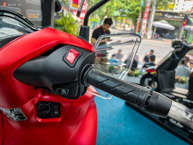 Cận cảnh honda sh350i 2025 nhập ý vừa cập bến việt nam đủ cả 4 màu kèm nhiều phụ kiện độc quyền - 21