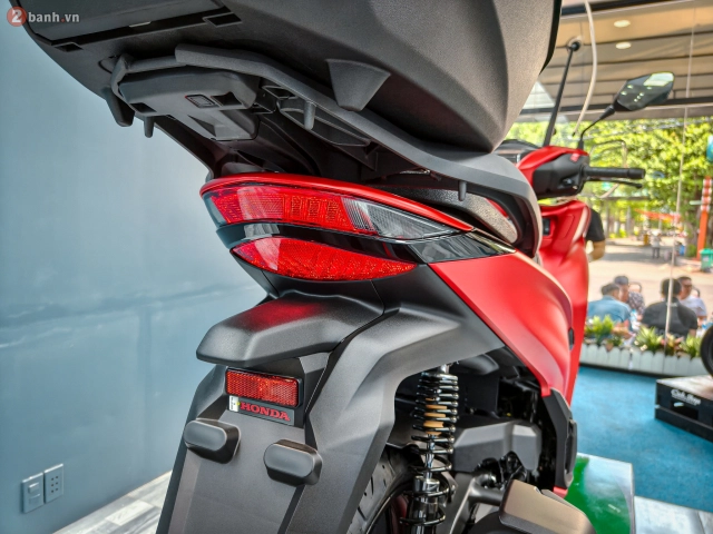 Cận cảnh honda sh350i 2025 nhập ý vừa cập bến việt nam đủ cả 4 màu kèm nhiều phụ kiện độc quyền - 37