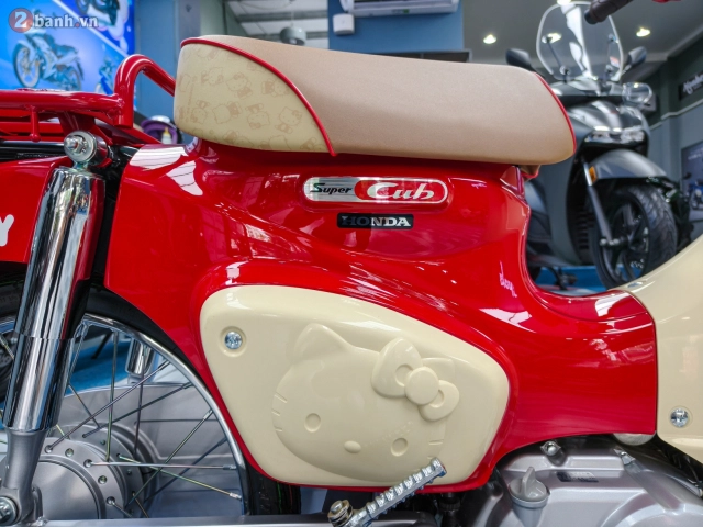 Cận cảnh honda super cub 50 hello kitty bất ngờ xuất hiện tại việt nam - 10