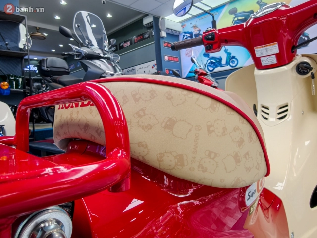 Cận cảnh honda super cub 50 hello kitty bất ngờ xuất hiện tại việt nam - 11