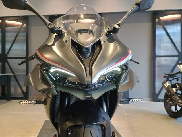 Cận cảnh qjmotor srk 921rr - siêu phẩm superbike trung quốc thách thức những ông lớn châu âu - 1