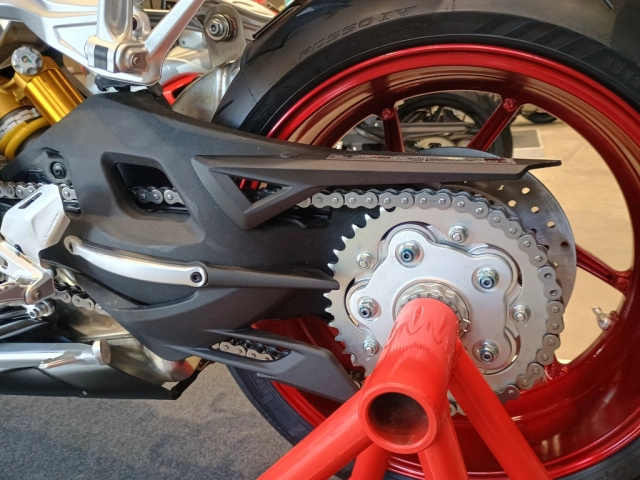Cận cảnh qjmotor srk 921rr - siêu phẩm superbike trung quốc thách thức những ông lớn châu âu - 5