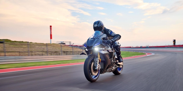 Cánh gió mới sức mạnh cũ yamaha r1 2025 và r1m 2025 trở lại đầy mãnh liệt - 4