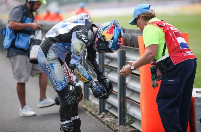 Cập nhật motogp 2025 - alex marquez lên bàn mổ luca marini sắp trở lại - 1