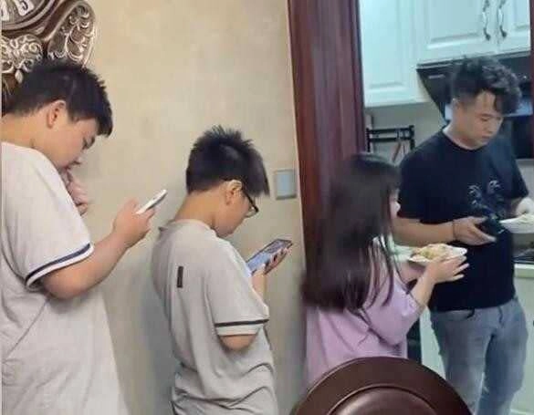 Cặp vợ chồng dậy từ 5h sáng nấu ăn chăm 18 đứa trẻ nghỉ hè mỗi ngày tốn 50 quả trứng 30 bắp ngô và 20 cái bánh bao - 6