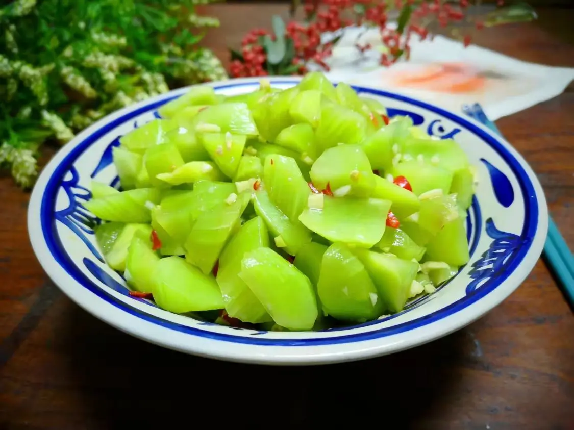 Cây này tưởng chỉ ăn lá ai ngờ thân cũng là báu vật đem nấu kiểu này được món giàu canxi lại thanh mát hợp ngày hè - 10