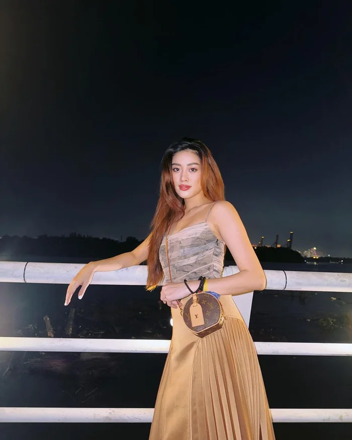 Chân dài lập kỷ lục lịch sử làng sắc đẹp việt chưa 30 tuổi đã có nhà 7 phòng ngủ mang túi 3 gang gần nửa tỷ ngồi vệ đường - 15