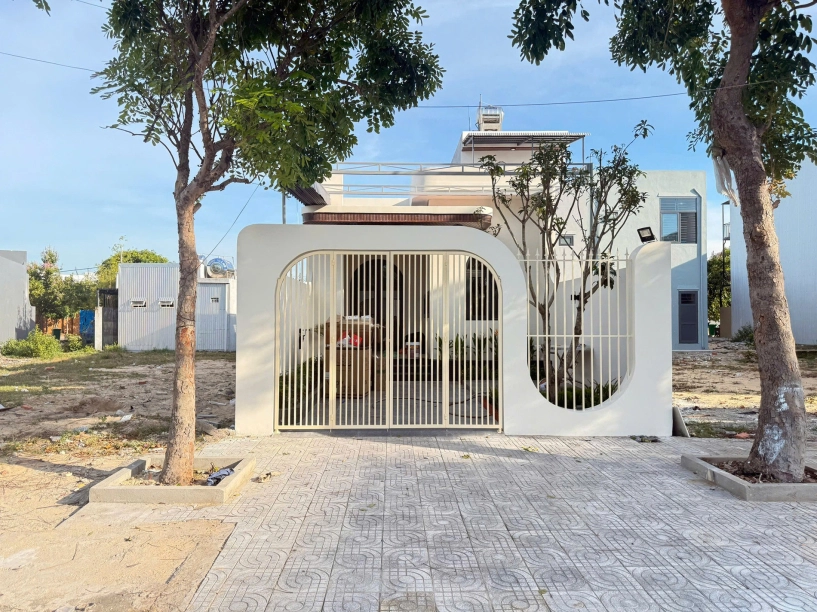 Chàng rể mua đất xây căn nhà xinh xắn tiết kiệm điện tặng mẹ vợ ở đà nẵng - 1