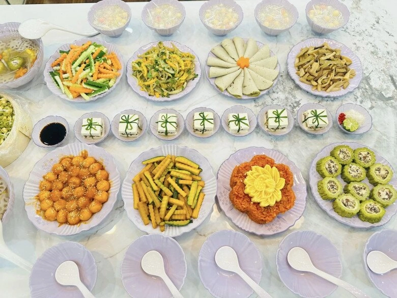 Chị em chia sẻ mâm cỗ cúng rằm tháng 7 chẳng khác nào bữa tiệc thị giác nhìn không muốn rời mắt - 4