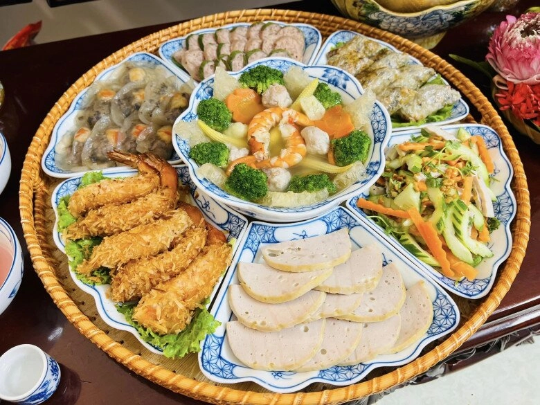 Chị em chia sẻ mâm cỗ cúng rằm tháng 7 chẳng khác nào bữa tiệc thị giác nhìn không muốn rời mắt - 6