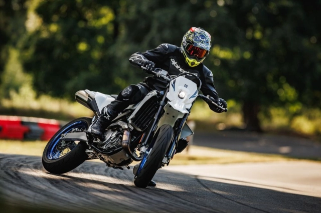 Chi tiết thú vị về suzuki dr-z4sm chiếc siêu mô tô được nhiều người mong đợi - 2
