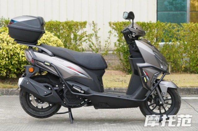 Chiếc xe tay ga sàn phẳng mạnh mẽ nhất trong phân khúc 125cc trình làng với giá từ 35 triệu đồng - 6