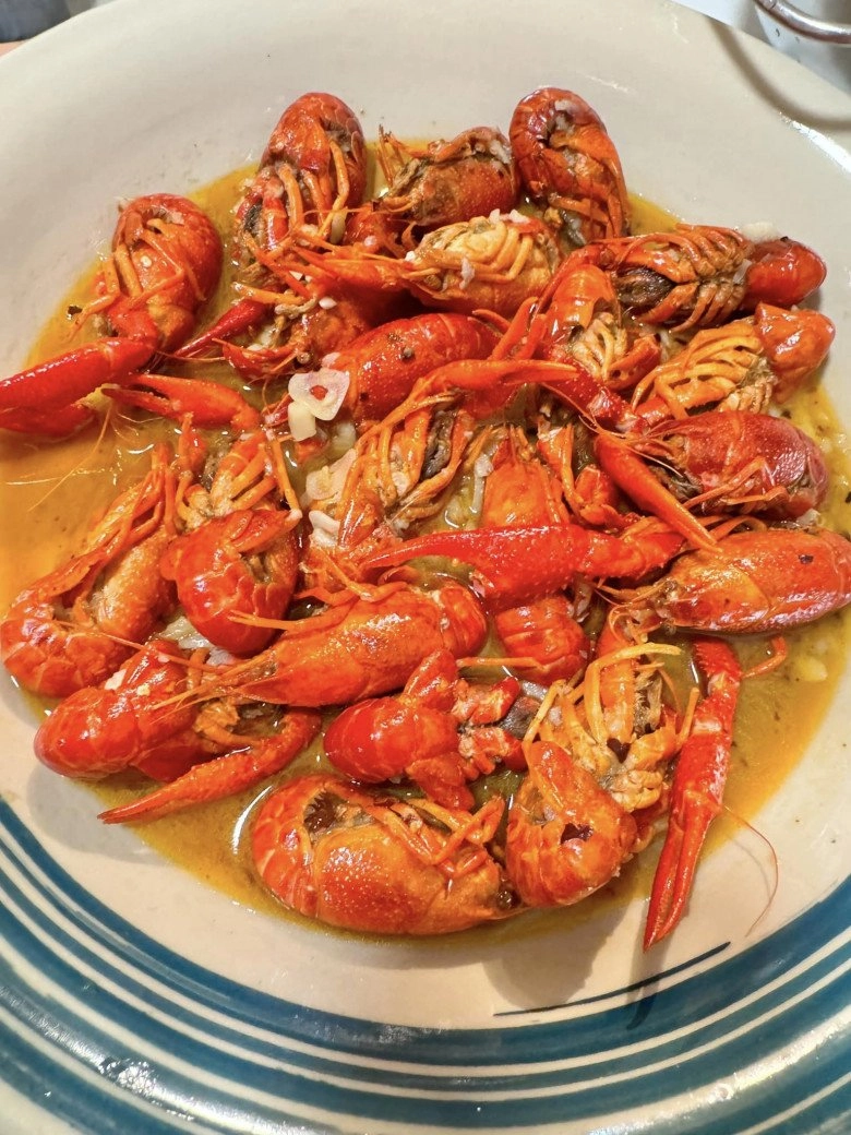 Chồng hoa hậu diễm hương đa tài làm món vịt ngon đã mắt không ngờ con trai đảm chẳng kém - 17