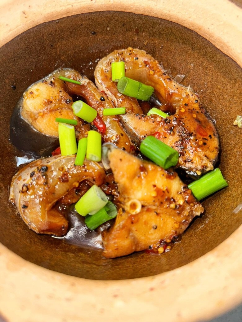 Chồng làm cho hoa hậu diễm hương bào ngư hải sâm và đủ món ngon vợ nấu thì liên tục uống nước dụi tai - 8