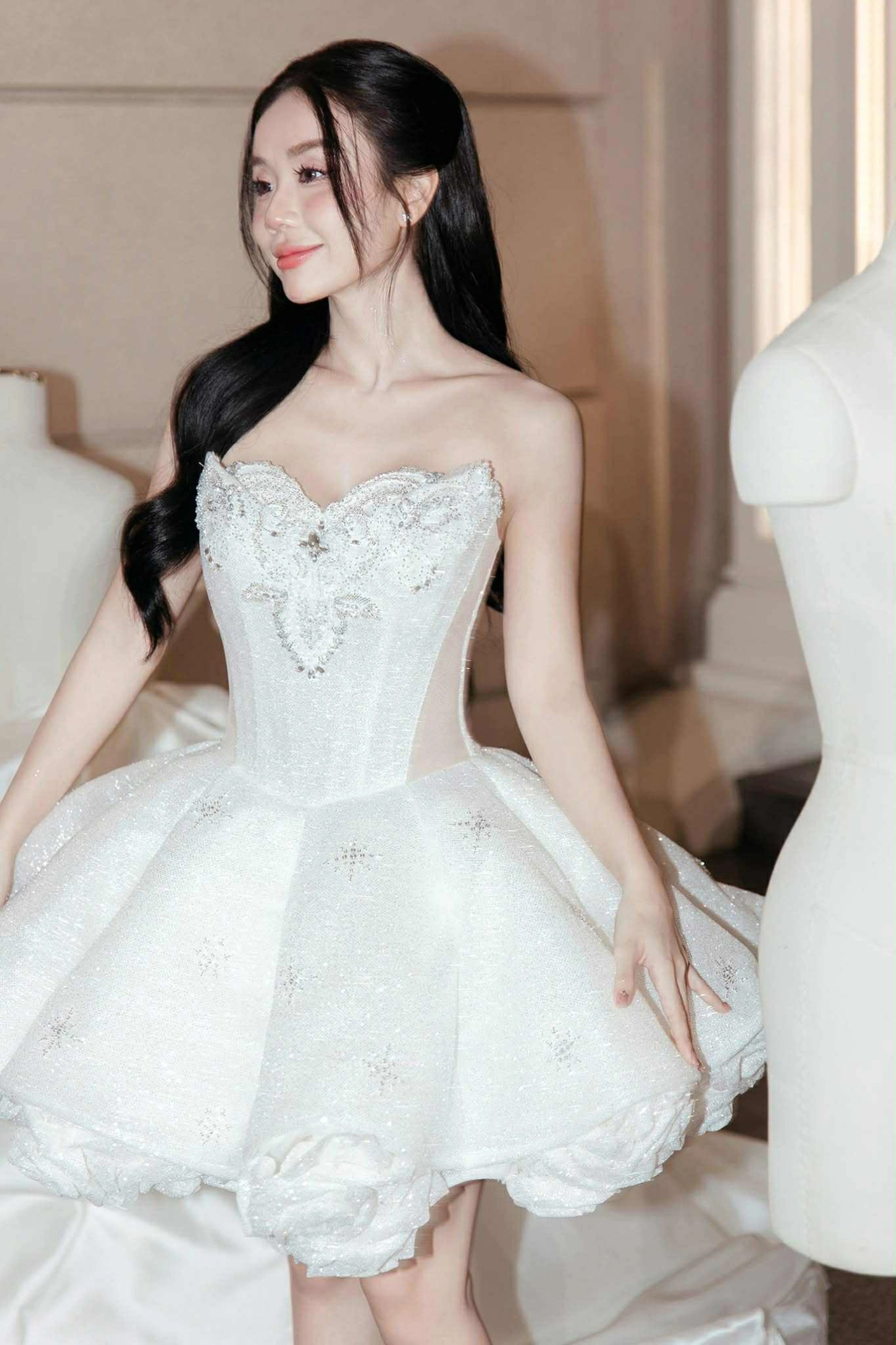 Cindy lư chọn váy cưới ngắn cho hôn lễ với đạt g - 1