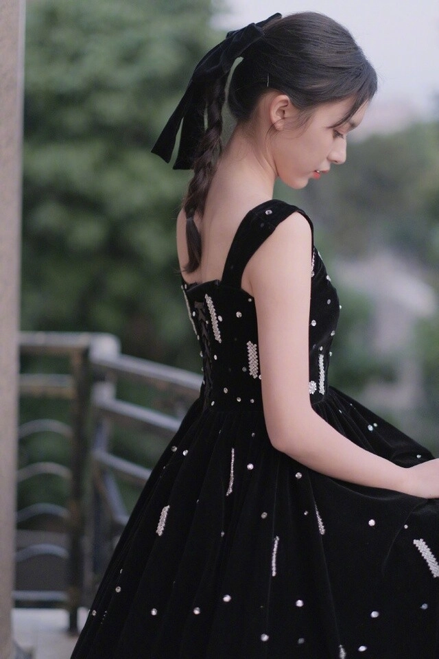 Cô bé 2 tuổi bị cả nước cấm phẫu thuật thẩm mỹ vì quá đẹp và cái kết không ngờ ở tuổi dậy thì - 3