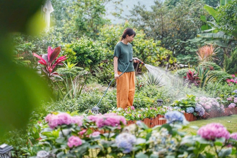 Cô gái 9x yên bái bỏ phố về quê dành 4 năm làm nhà vườn đẹp như tranh - 12