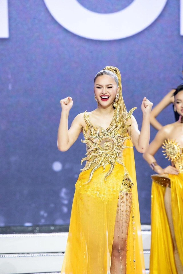 Cô gái bỏ lỡ vương miện hoa hậu hoàn vũ việt nam nhưng được tấm chồng ngay trên sân khấu - 11
