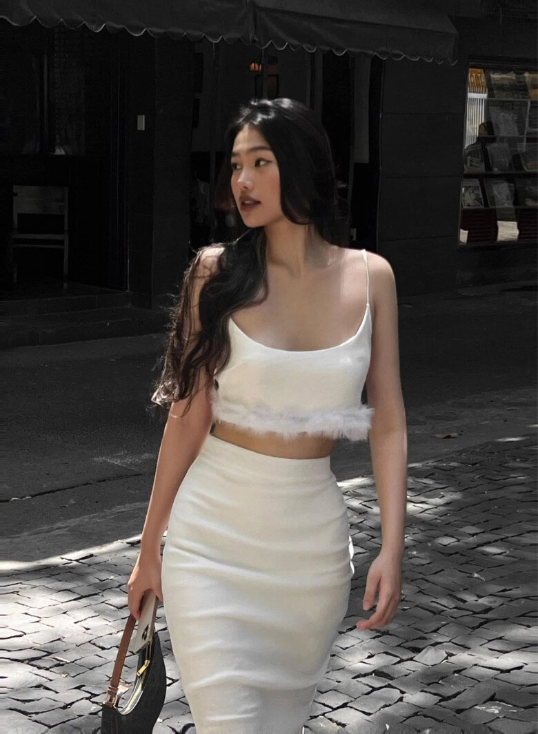 cỗ máy nói vừa đạt giải á hậu chuộng đồ bình dân mặc croptop váy ôm vài trăm nghìn vẫn đẹp xịn như hàng hiệu - 3