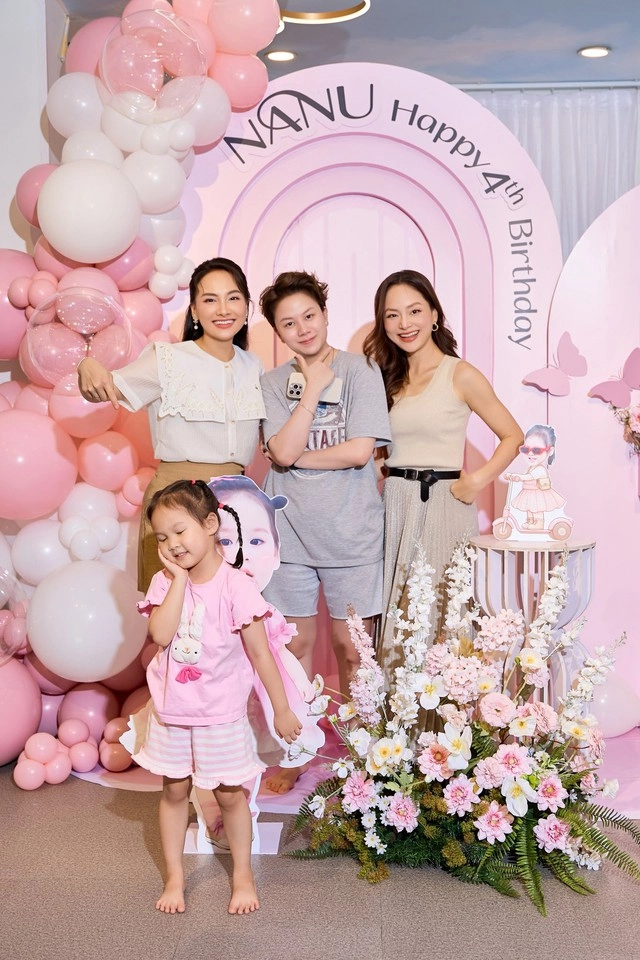 Con gái 4 tuổi của bảo thanh gây chú ý với bộ đồ đơn giản trong lần đầu tổ chức sinh nhật - 8