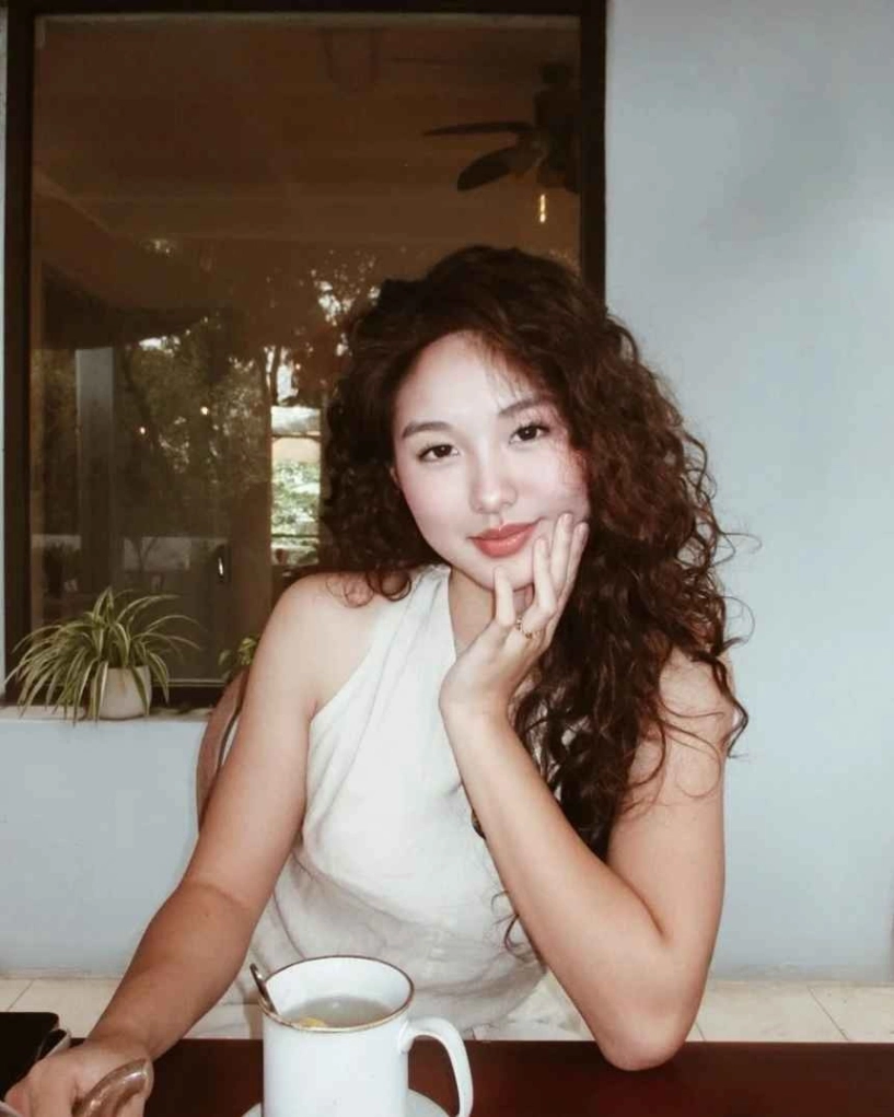 Con gái cựu hoa khôi bóng chuyền kim huệ đi biển cực cháy - 10