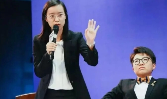 Con gái học kém bị cô giáo trả về gia đình vay 33 tỷ đồng cho sang mỹ du học và cái kết khi trưởng thành - 5