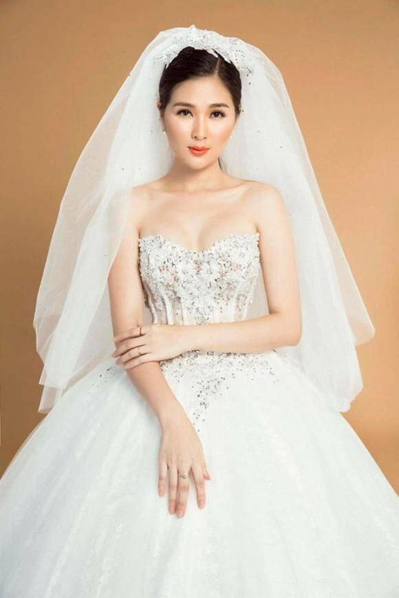 Con gái huy khánh nối nghiệp mẹ 13 tuổi làm người mẫu thần thái không kém dàn mỹ nhân đình đám - 15