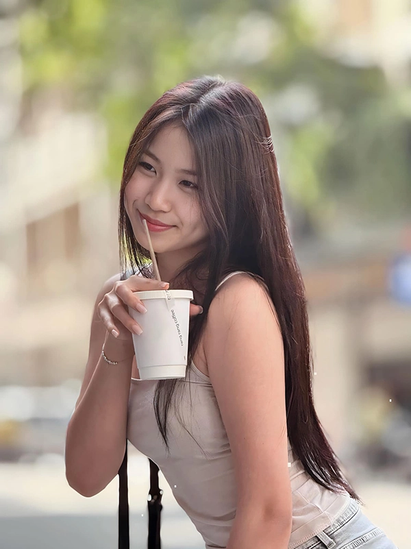 Con gái lưu thiên hương tuổi 20 tài năng nhan sắc như hoa hậu - 9