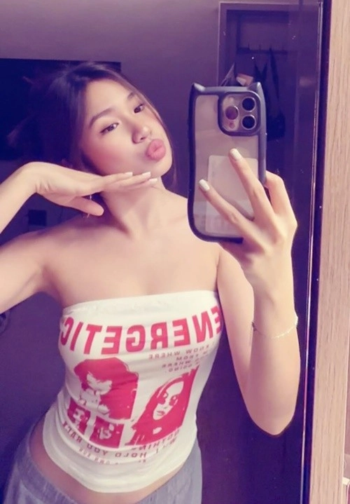 Con gái lưu thiên hương xinh như lai tây ăn mặc gợi cảm - 3
