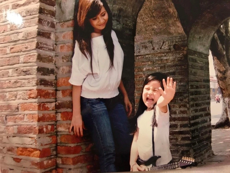 Con gái lưu thiên hương xinh như lai tây ăn mặc gợi cảm - 8