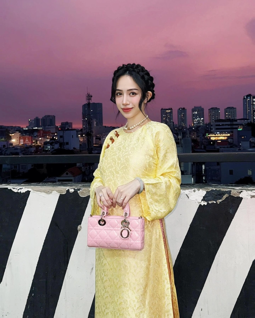 Con gái minh nhựa khoe 15 chiếc túi hiệu trong vài tháng - 9