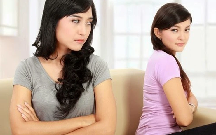 Con gái nhiều đêm nằm mơ thấy bà nội nói 1 câu giống nhau vợ chồng tôi quyết định xới nền nhà lên - 3