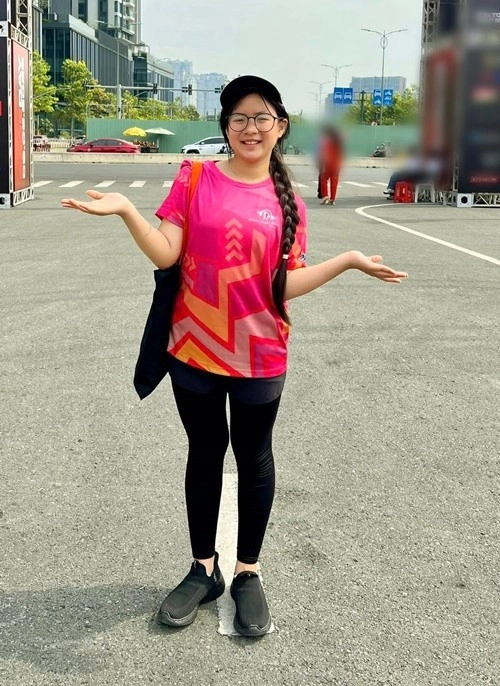 con gái trấn thành ra dáng thiếu nữ ngày càng xinh - 3