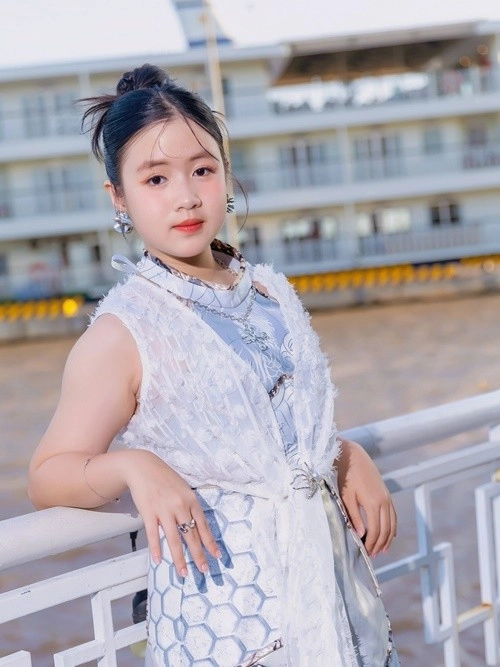 con gái trấn thành ra dáng thiếu nữ ngày càng xinh - 6