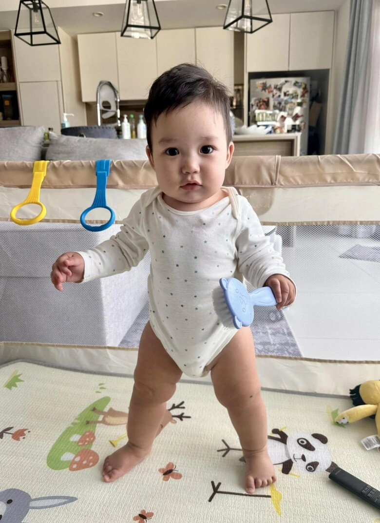 Con lai tây của hà anh 9 tháng tuổi nặng 12kg mặt tròn như bánh bao mũm mĩm cực đáng yêu - 2